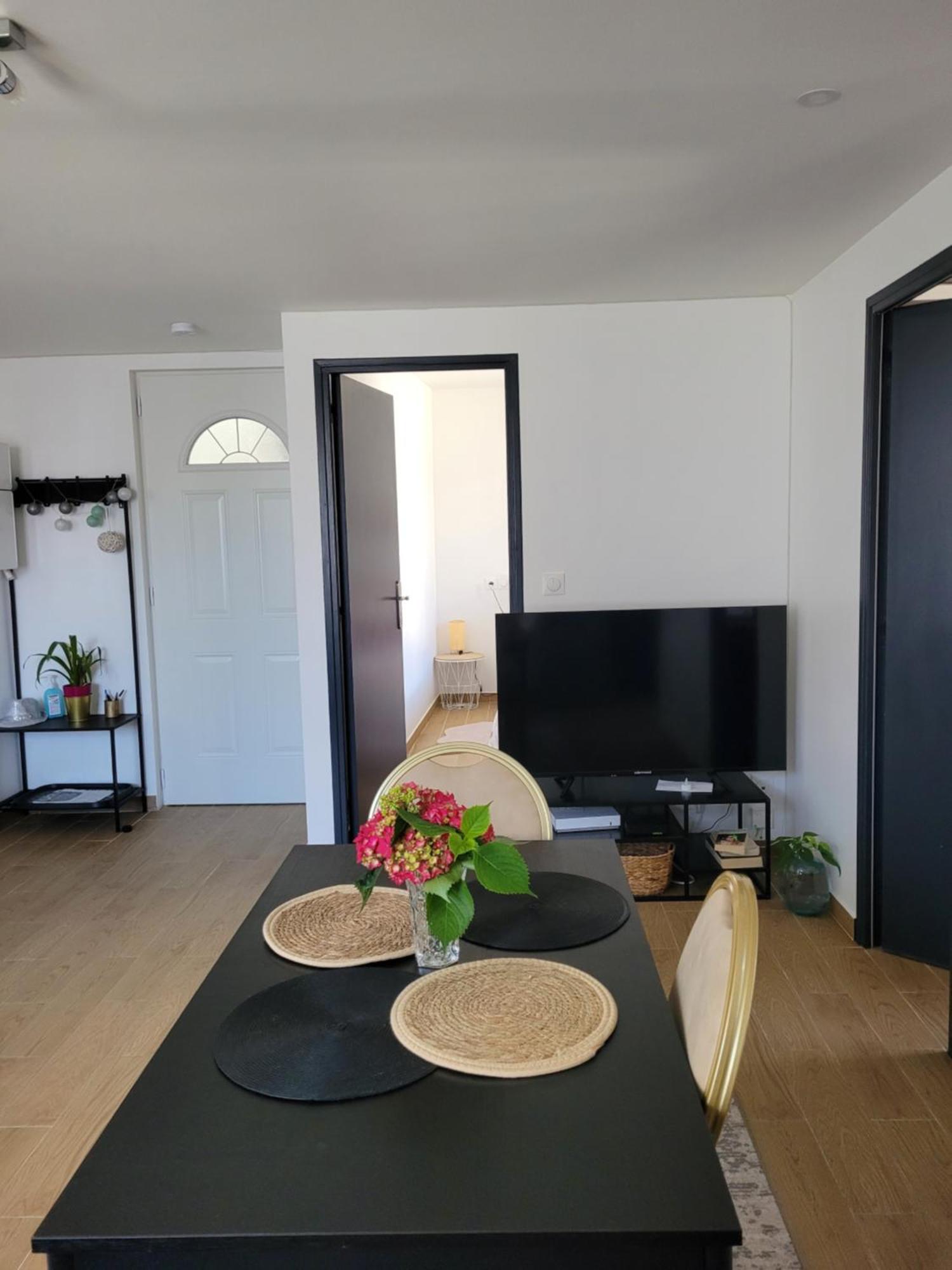 Appartement Prive A 15Mn De Paris Et Proche Enghien Les Bains Groslay Bilik gambar